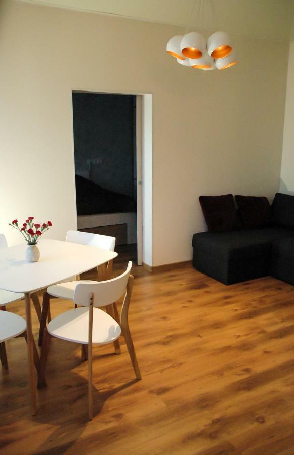 Stuudio 17 Apartman Kuressaare Kültér fotó
